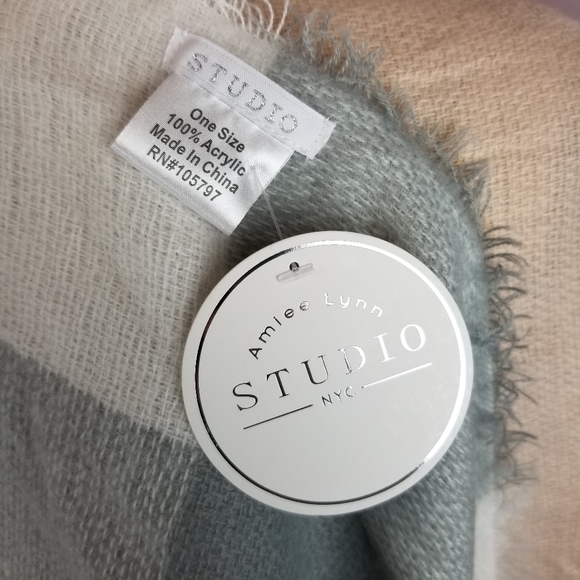 Studio NYC Scarf Striped Wrap Shawl Amiee Lynn - Picture 2 of 5